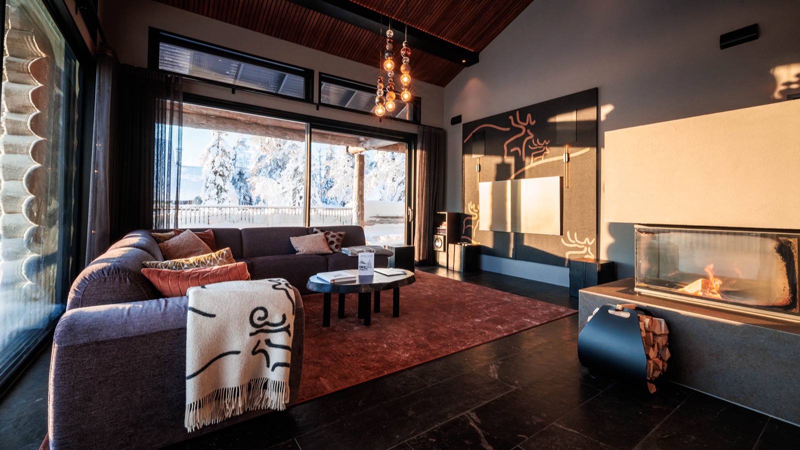 Luxury-Ski-Chalet-Levi-Villa-Elvin-Oxford-Ski-Lounge.jpg