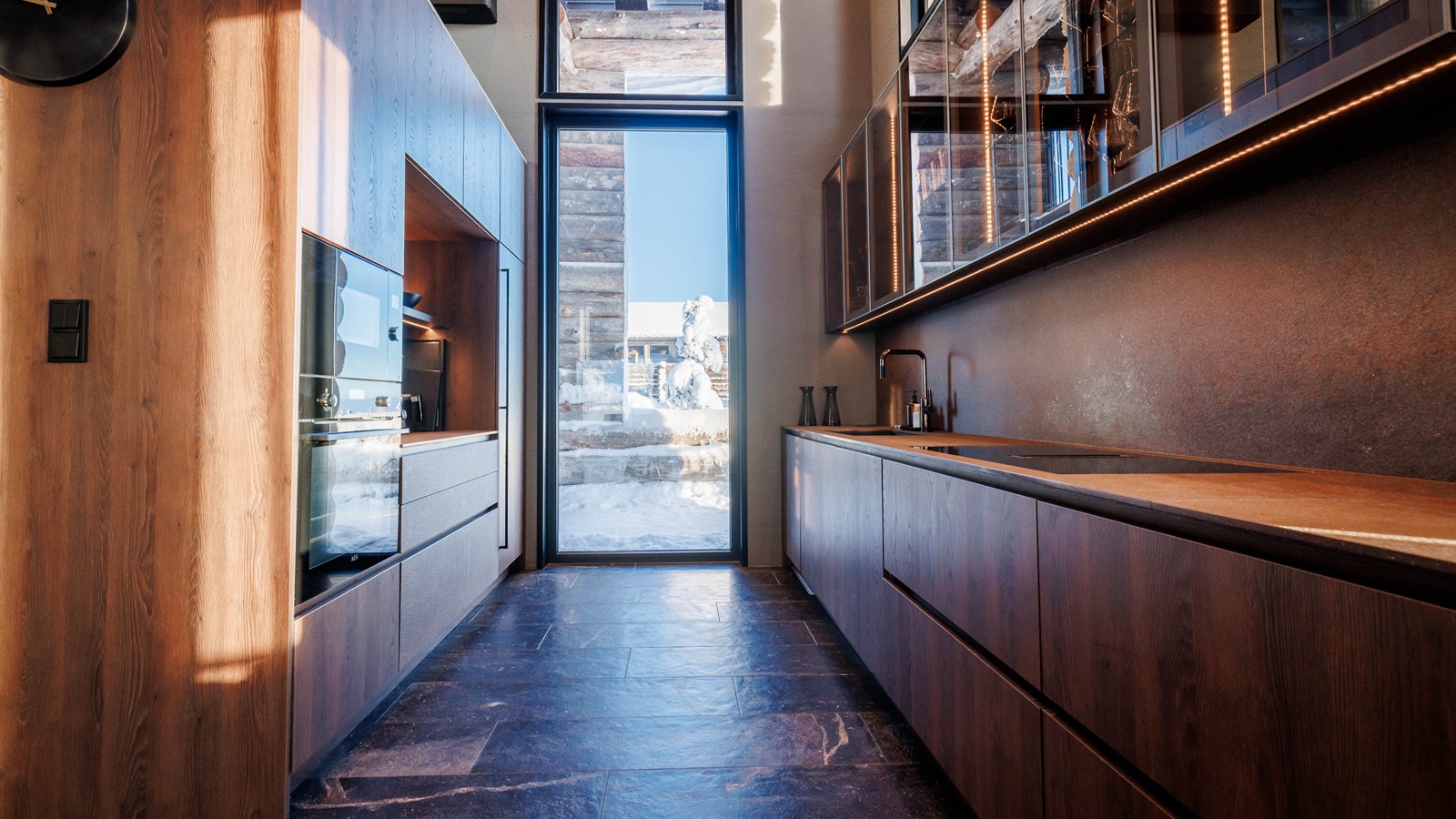 Luxury-Ski-Chalet-Levi-Villa-Elvin-Oxford-Ski-Kitchen.jpg