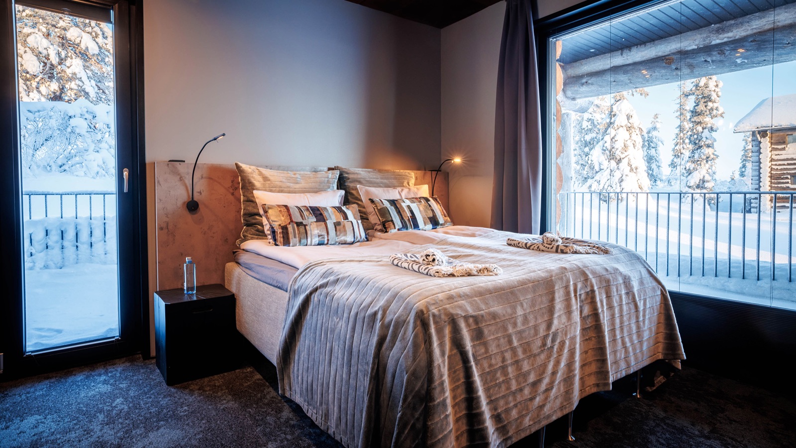 Luxury-Ski-Chalet-Levi-Villa-Elvin-Oxford-Ski-Bedroom14.jpg