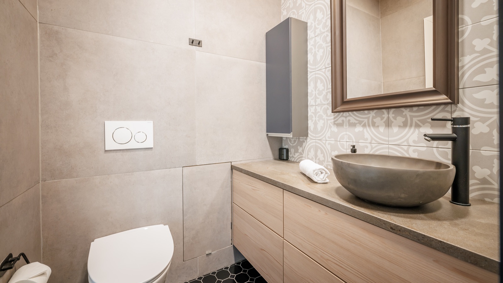 Luxury-Ski-Chalet-Levi-Villa-Panorama-Oxford-Ski-Bathroom.jpg