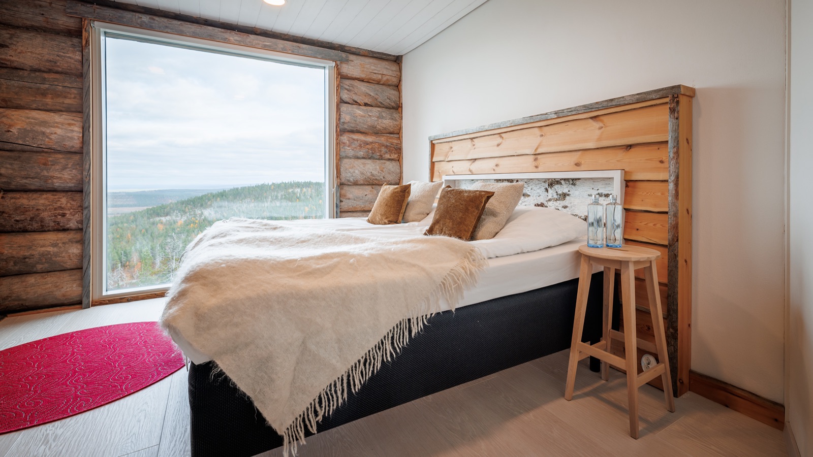 Luxury-Ski-Chalet-Levi-Villa-Panorama-Oxford-Ski-Bedroom2.jpg