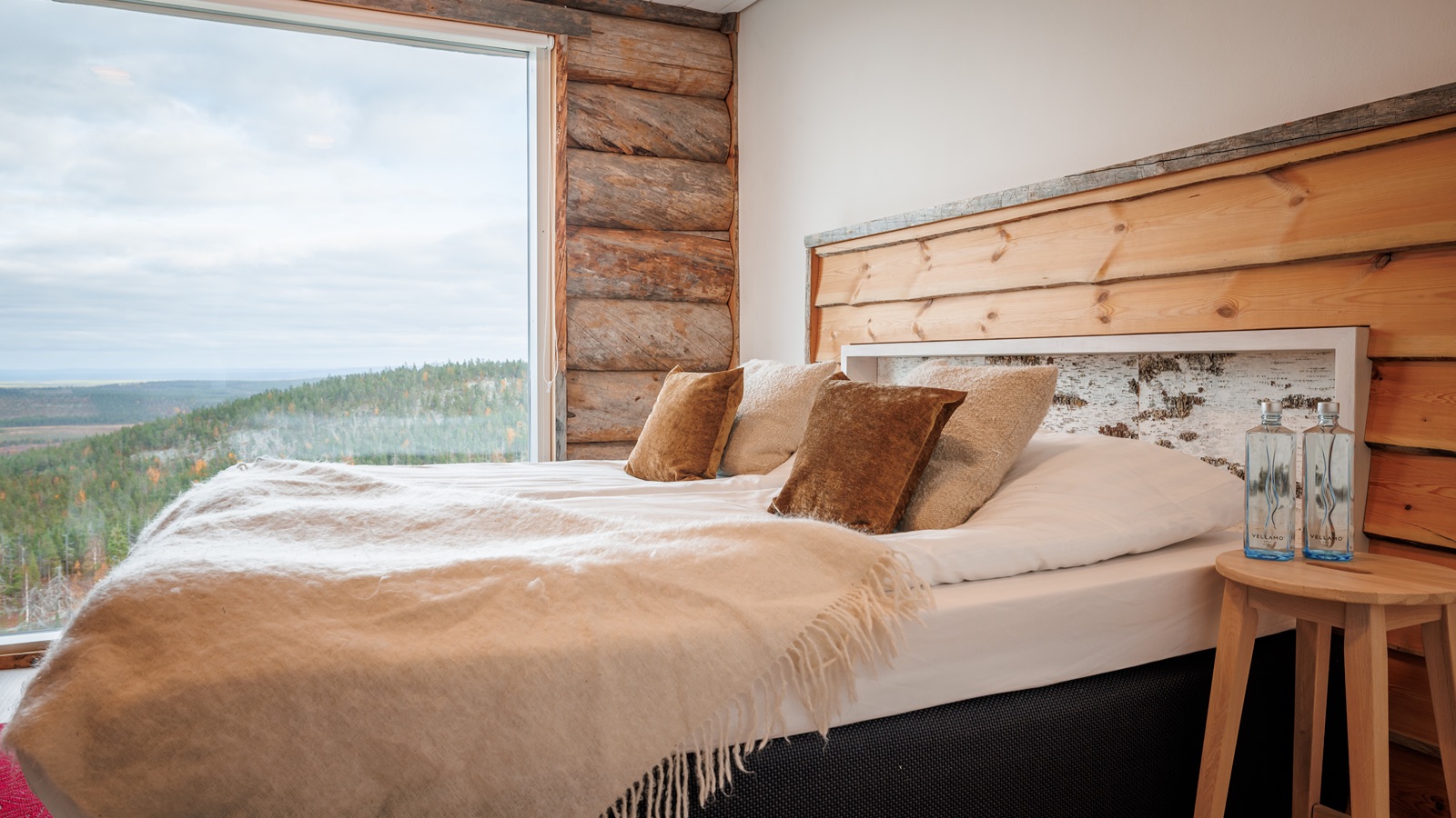 Luxury-Ski-Chalet-Levi-Villa-Panorama-Oxford-Ski-Bedroom3.jpg