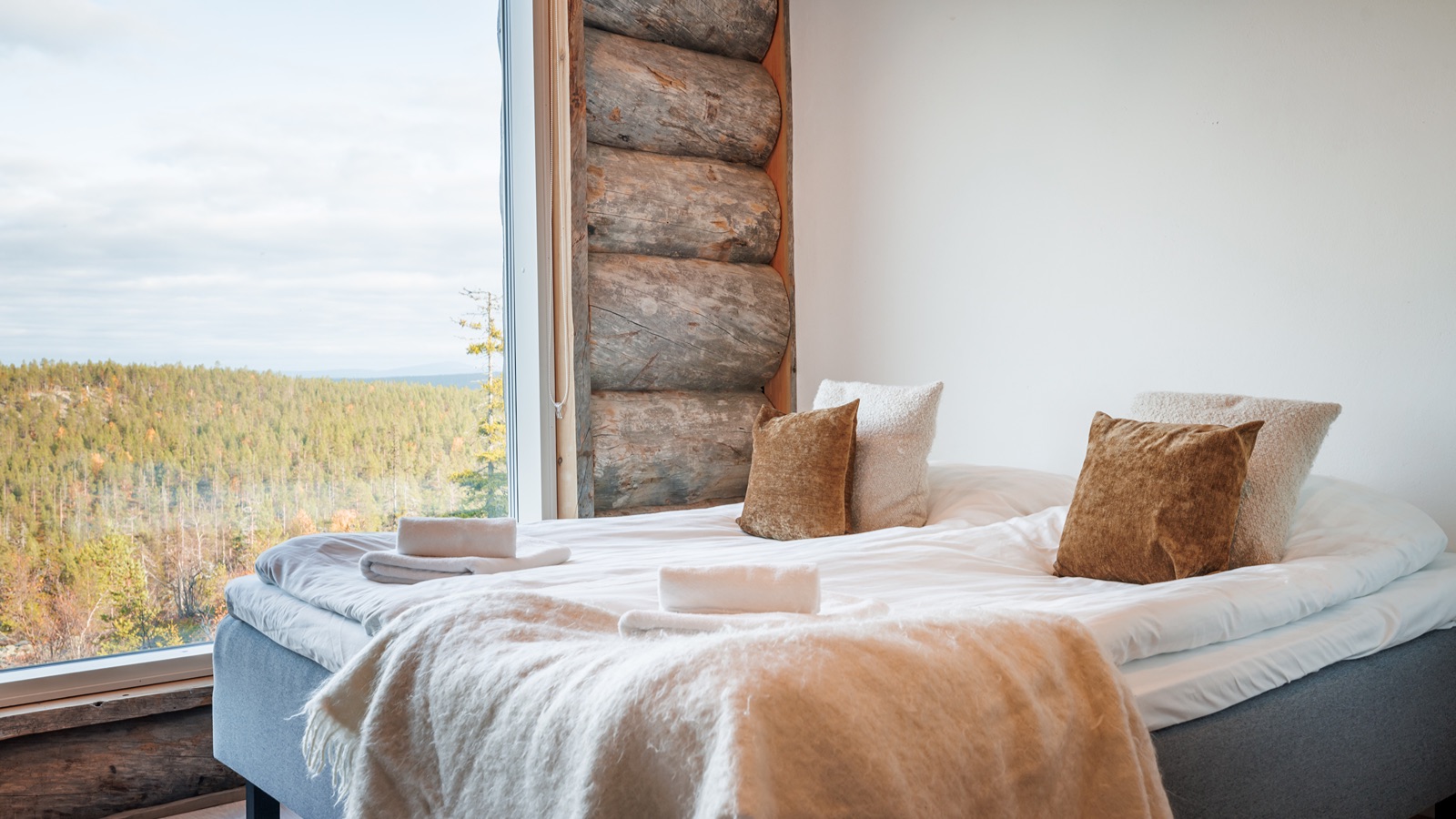 Luxury-Ski-Chalet-Levi-Villa-Panorama-Oxford-Ski-Bedroom5.jpg