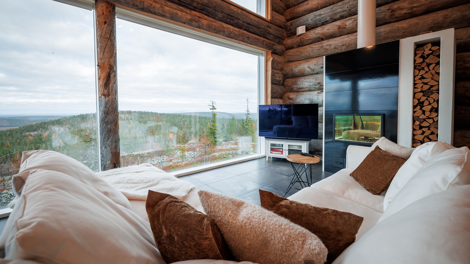 Luxury-Ski-Chalet-Levi-Villa-Panorama-Oxford-Ski-Lounge.jpg