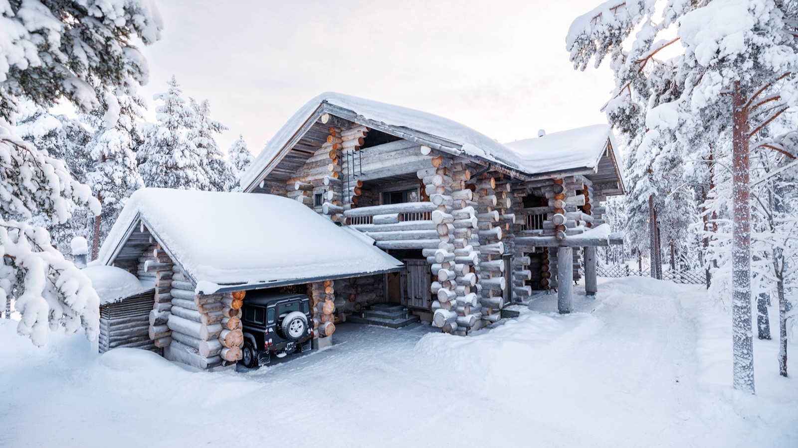 Luxury-Ski-Chalet-Levi-Villa-Snowfall-Oxford-Ski-exterior.jpg
