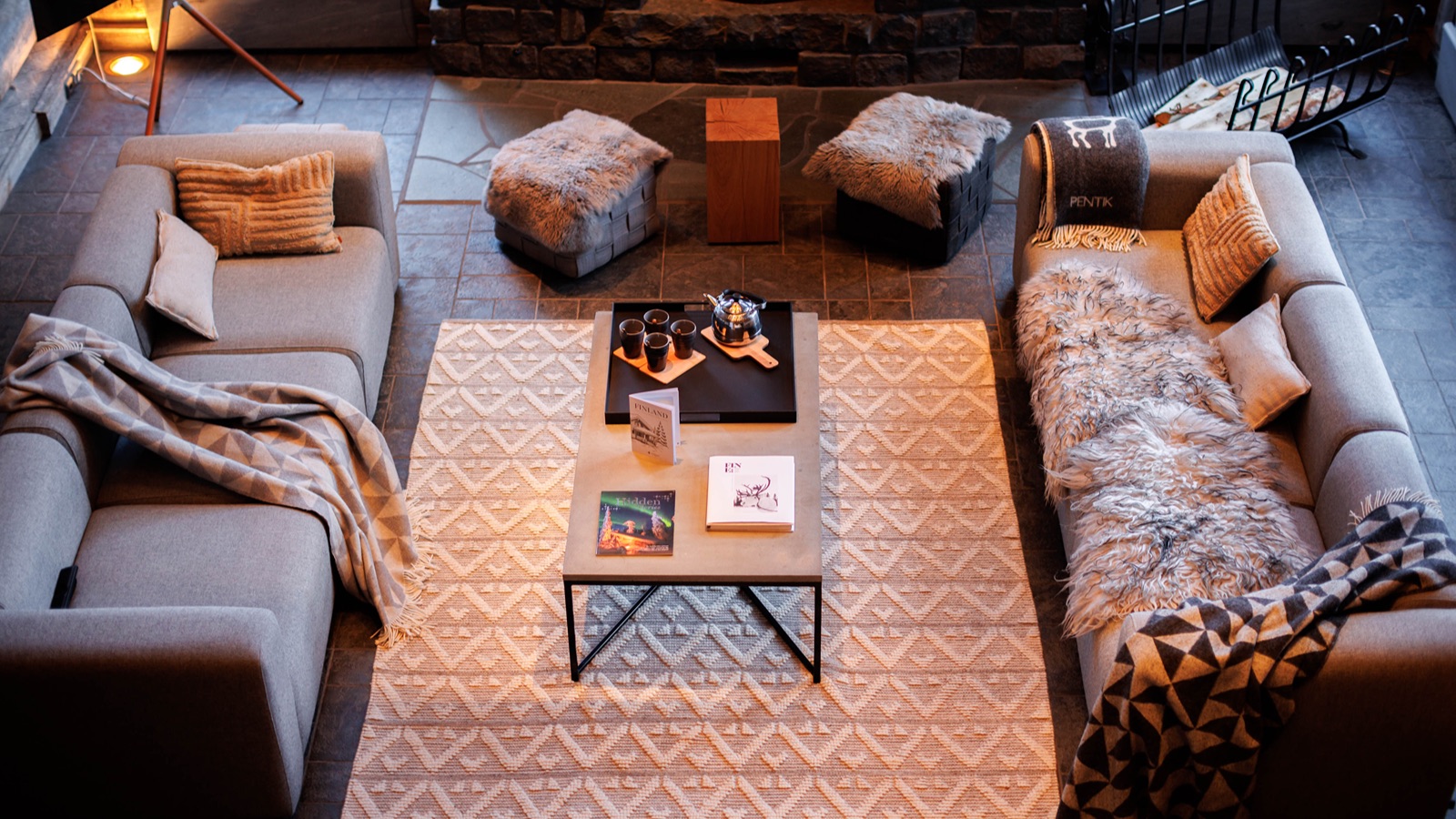 Luxury-Ski-Chalet-Levi-Villa-Snowfall-Oxford-Ski-lounge3.jpg