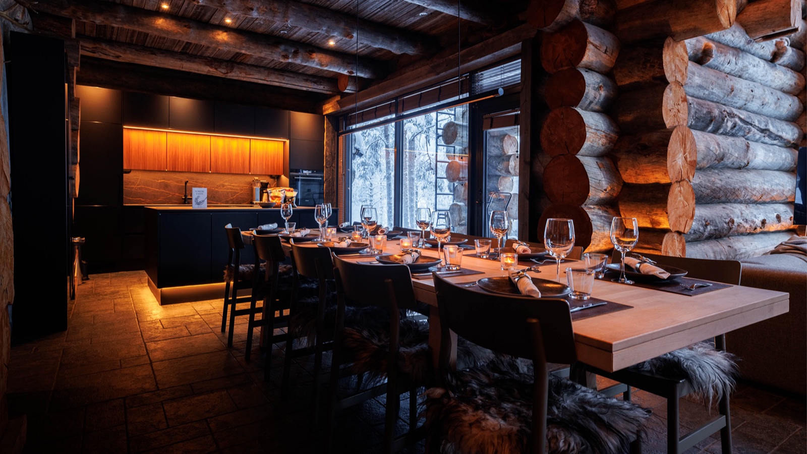 Luxury-Ski-Chalet-Levi-Villa-Snowfall-Oxford-Ski-Dining6.jpg