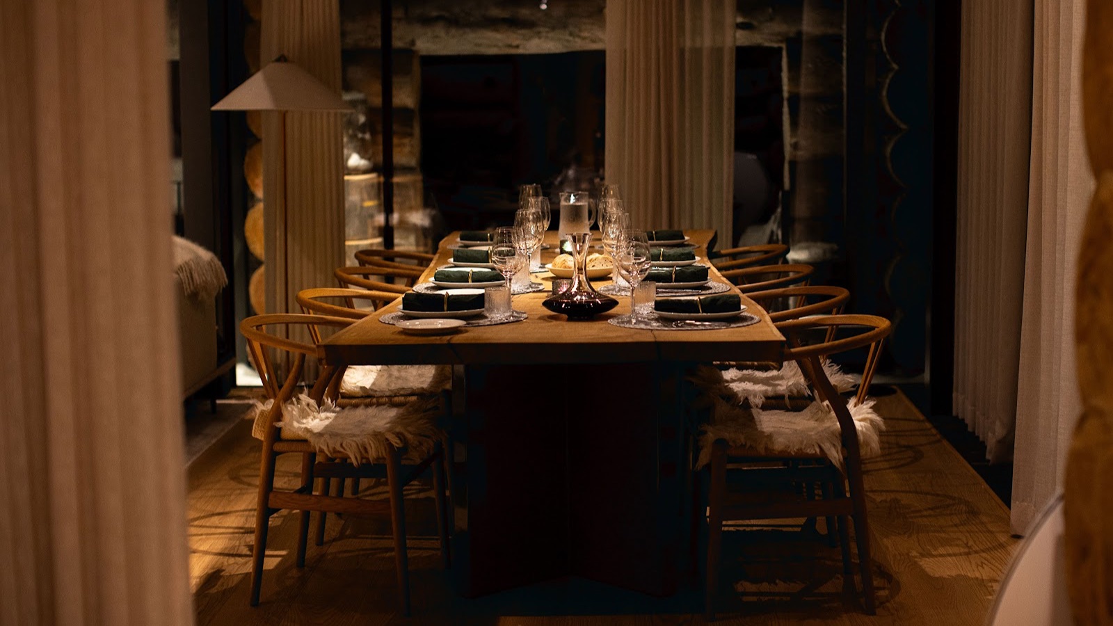 Luxury-Ski-Chalet-Levi-Villa-Viima-Oxford-Ski-Dining.jpg