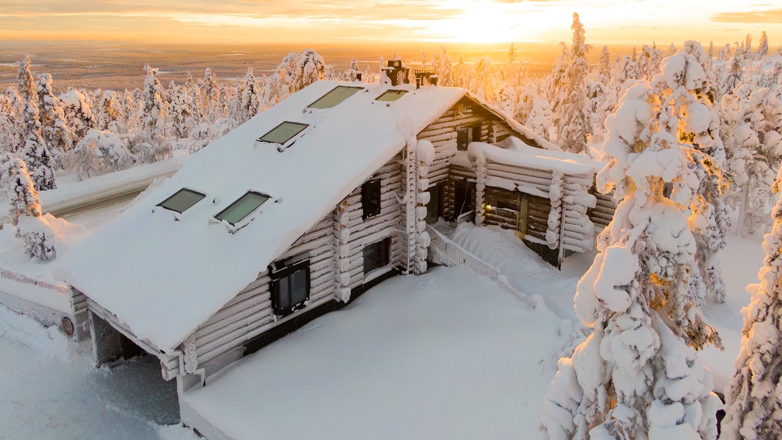 Luxury-Ski-Chalet-Levi-Villa-Viima-Oxford-Ski-Exterior2.jpg