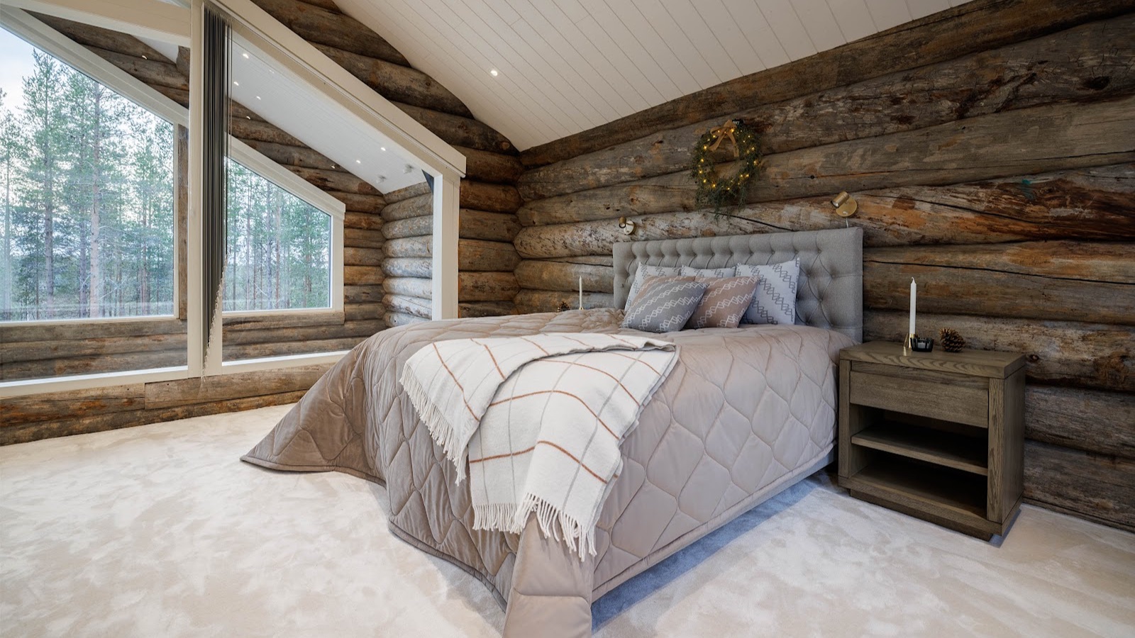 Luxury-Ski-Chalet-Levi-Villa-Frost-Oxford-Ski-Bedroom3.jpg