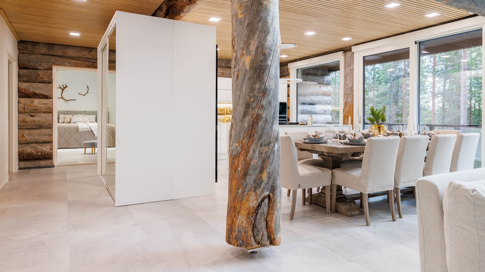 Luxury-Ski-Chalet-Levi-Villa-Frost-Oxford-Ski-Dining1.jpg