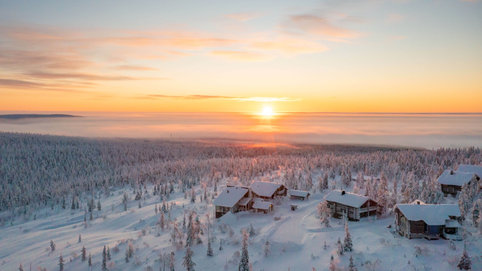 Luxury-Ski-Chalet-Levi-Villa-Fort-Aurora-Oxford-Ski-Exterior.jpg
