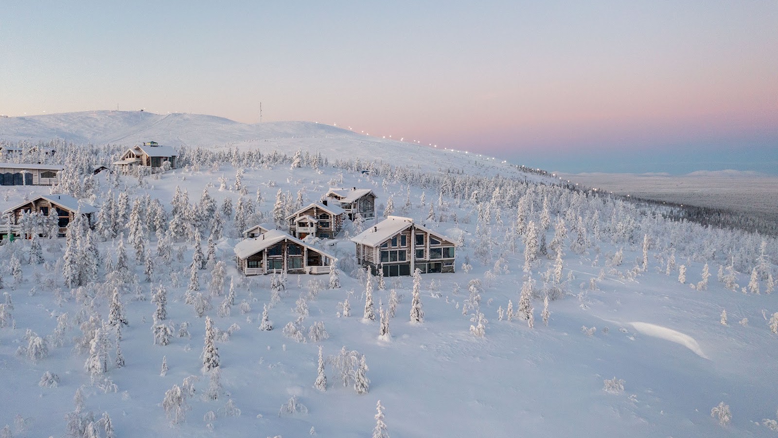 Luxury-Ski-Chalet-Levi-Villa-Fort-Aurora-Oxford-Ski-Exterior3.jpg