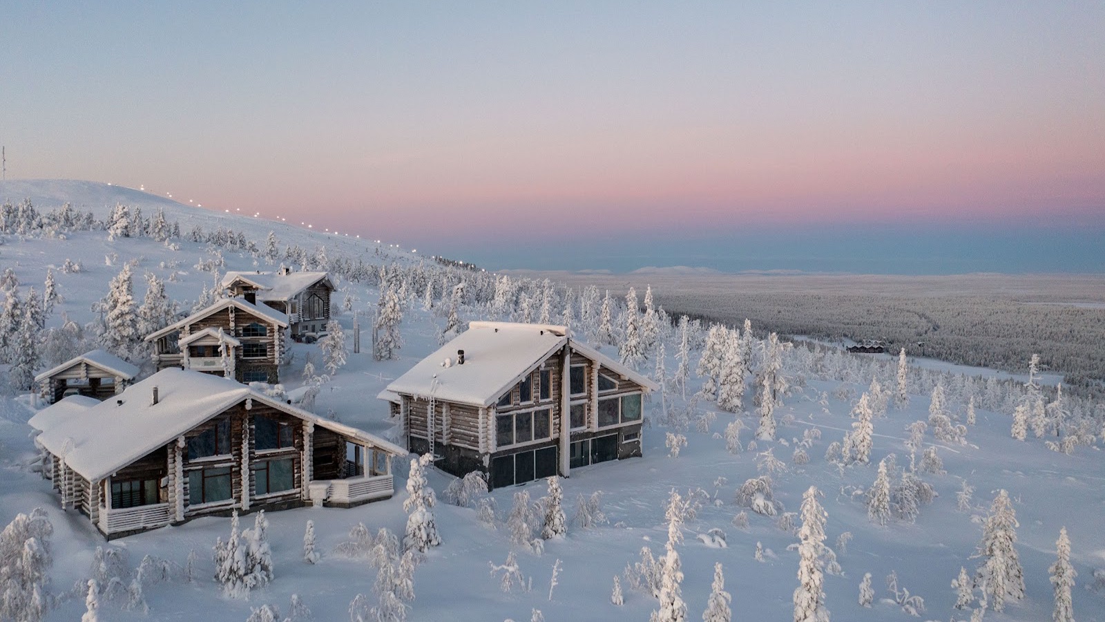Luxury-Ski-Chalet-Levi-Villa-Fort-Aurora-Oxford-Ski-Exterior22.jpg