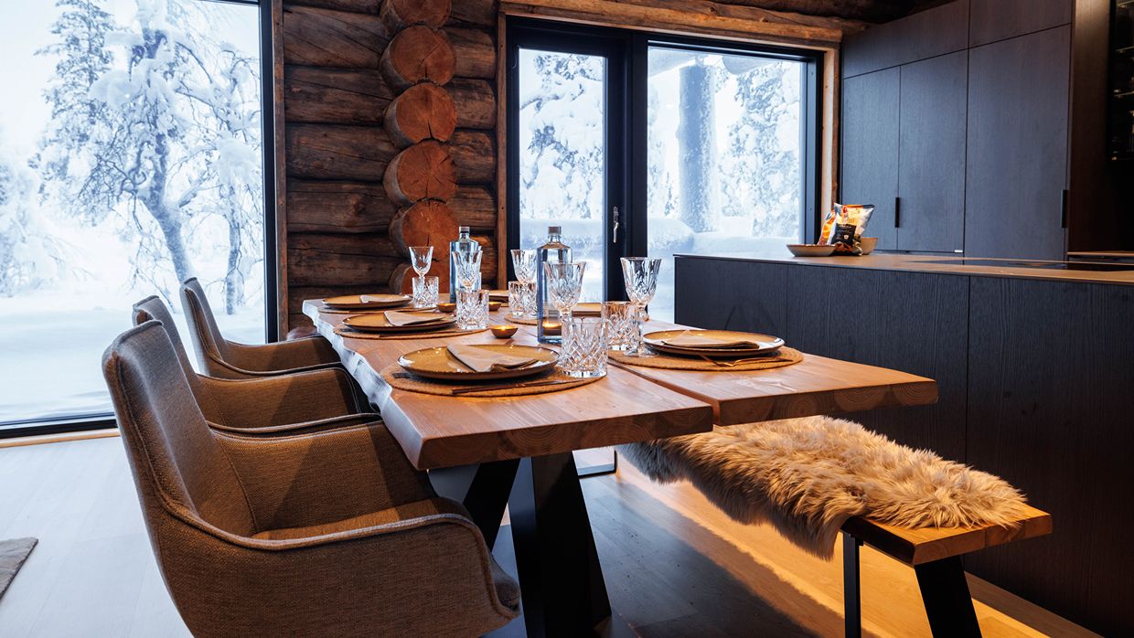 Luxury-Ski-Villa-Finland-Villa-Pine-OSC-Dining (2).jpg