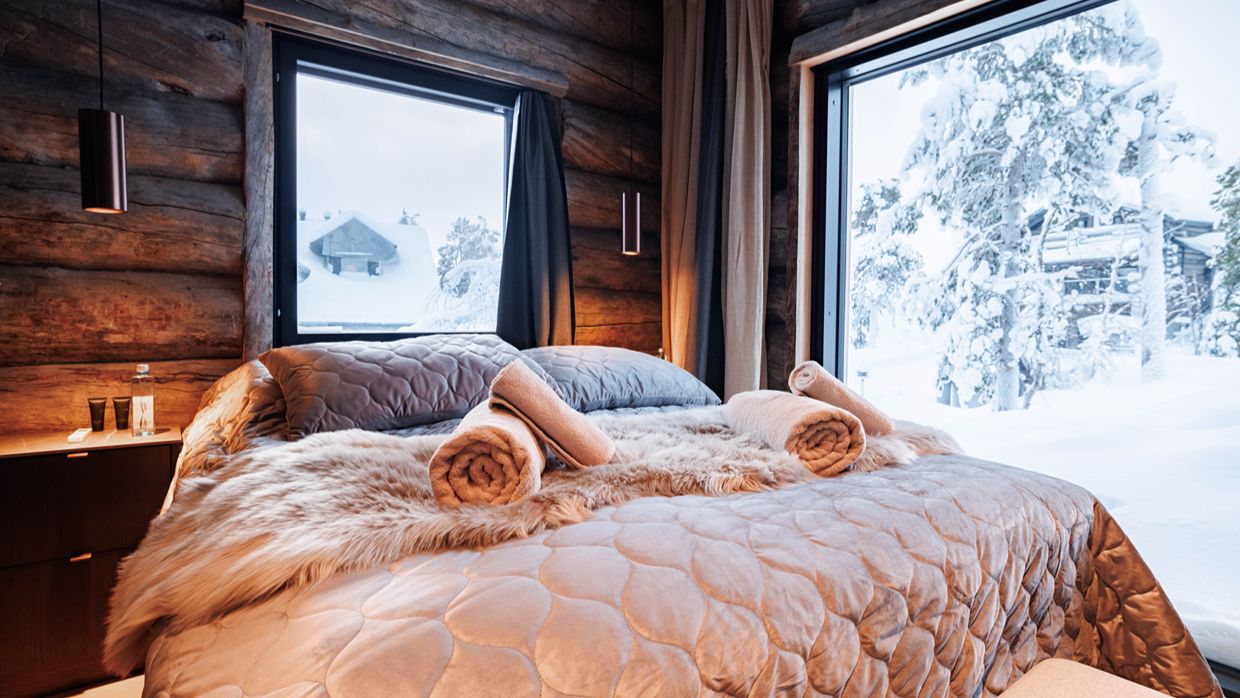 Luxury-Ski-Villa-Finland-Villa-Pine-OSC-Bedroom (6).jpg