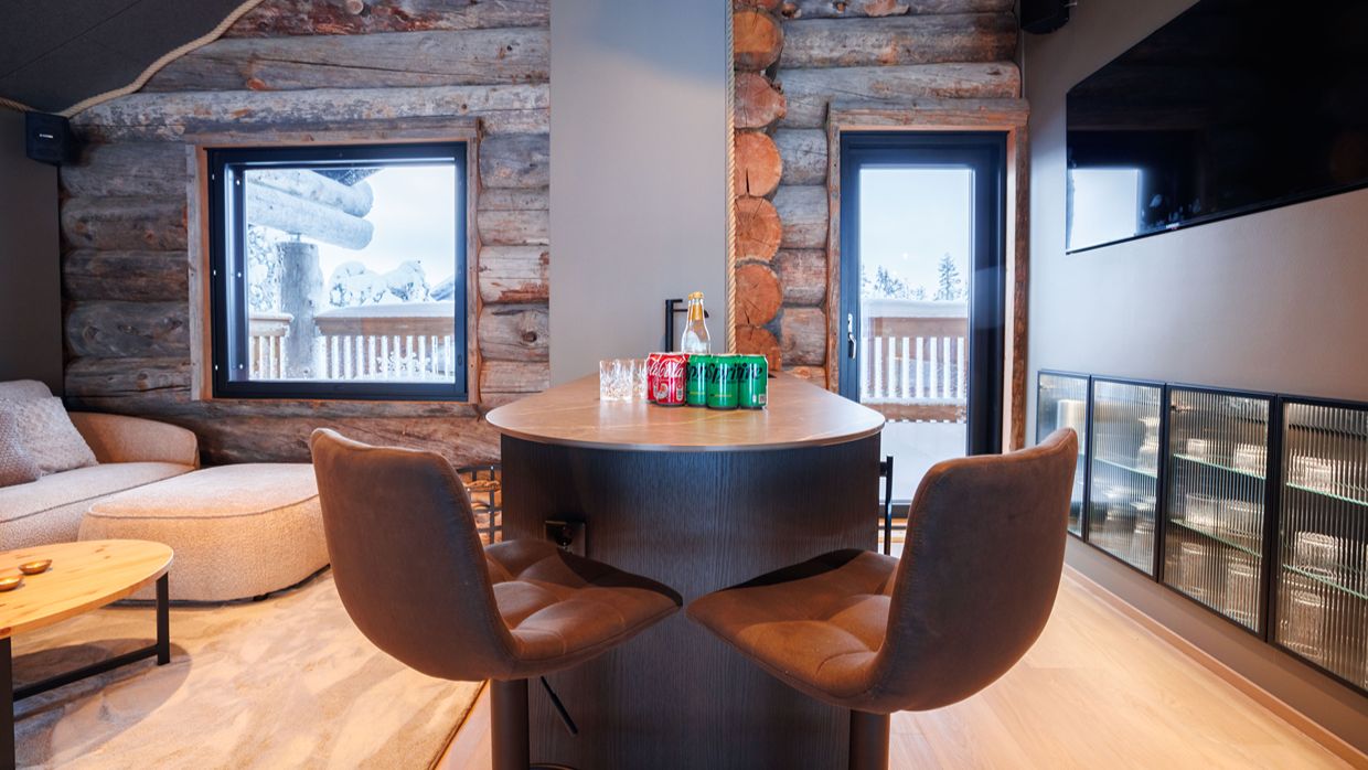 Luxury-Ski-Villa-Finland-Villa-Pine-OSC-Bar (3).jpg