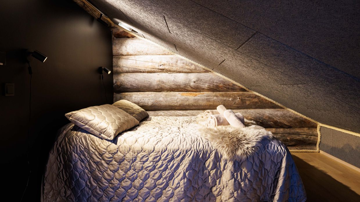 Luxury-Ski-Villa-Finland-Villa-Pine-OSC-Bedroom-Loft.jpg