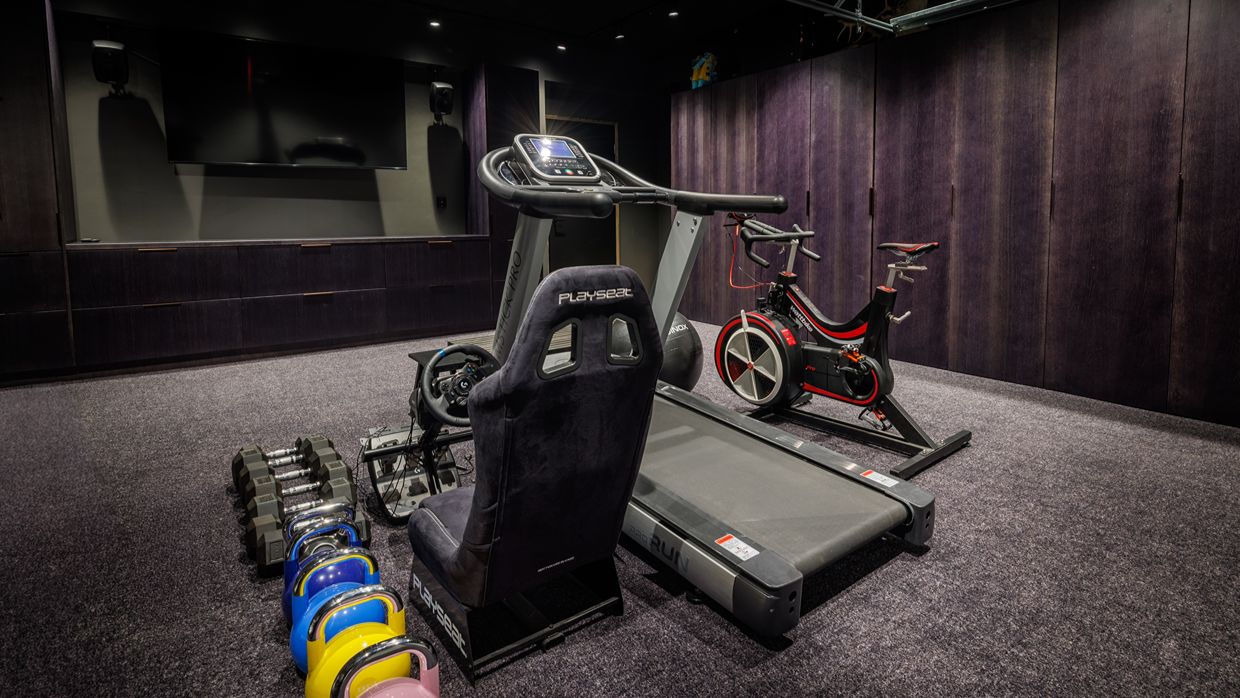 Luxury-Ski-Villa-Levi-Finland-VillaSilverpine-OSC-Gym.jpg