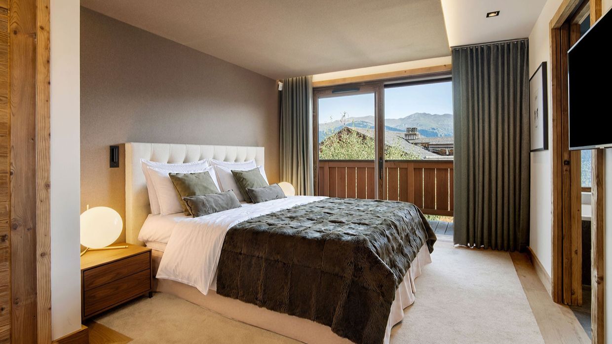 Luxury-Ski-Chalet-Courchevel1850-Carcentina-OSC-Bedroom (3).jpg