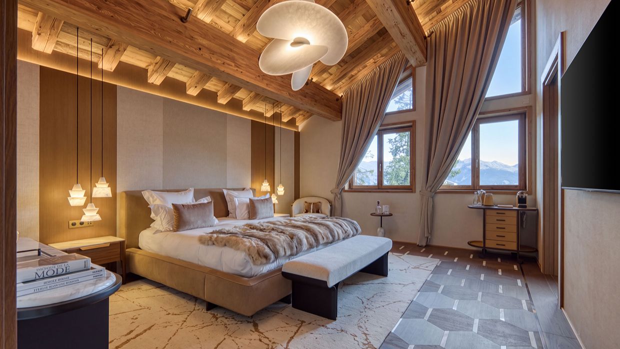 Luxury-Ski-Chalet-Courchevel1850-Eylia-OSC--Bedroom 1 (2).jpg