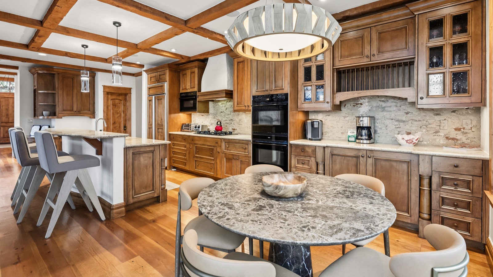 Luxury-Ski-Chalet-Beaver-Creek-Daybreak-Escape-Oxford-Ski-Kitchen1.jpg