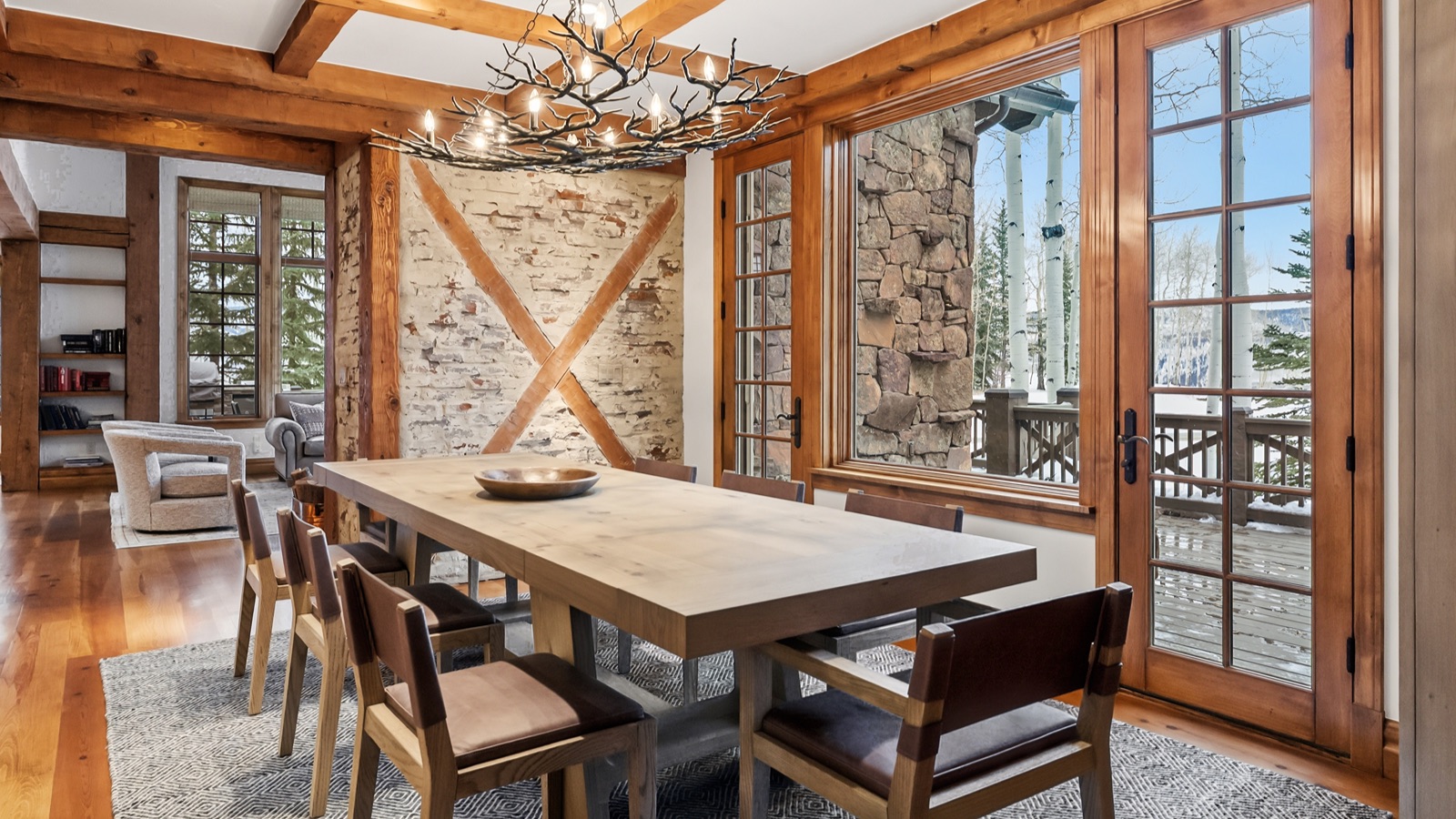 Luxury-Ski-Chalet-Beaver-Creek-Daybreak-Escape-Oxford-Ski-Dining.jpg