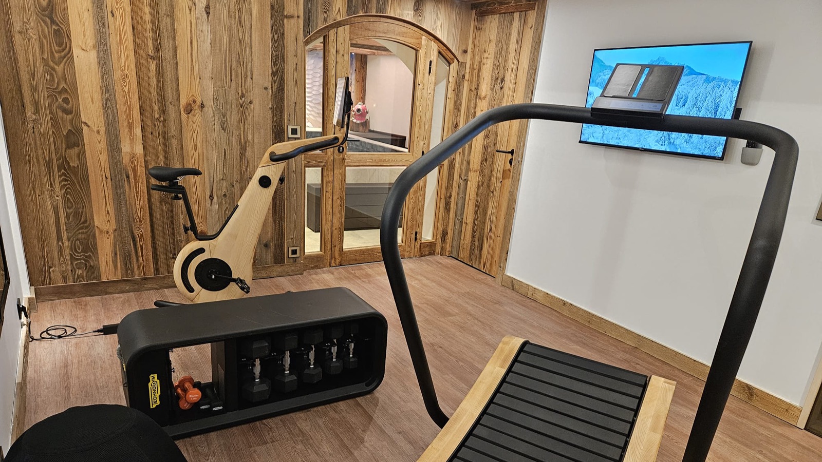 Luxury-Ski-Chalet-Meribel-La-Chalet-Des-Amis-Oxford-Ski-Gym.jpg