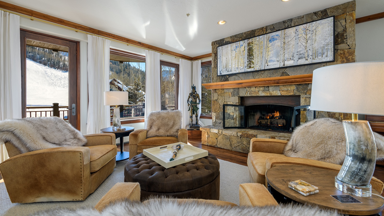 Luxury-Ski-Chalet-Beaver-Creek-Sunshine-Chalet-Oxford-Ski-Lounge3.jpg