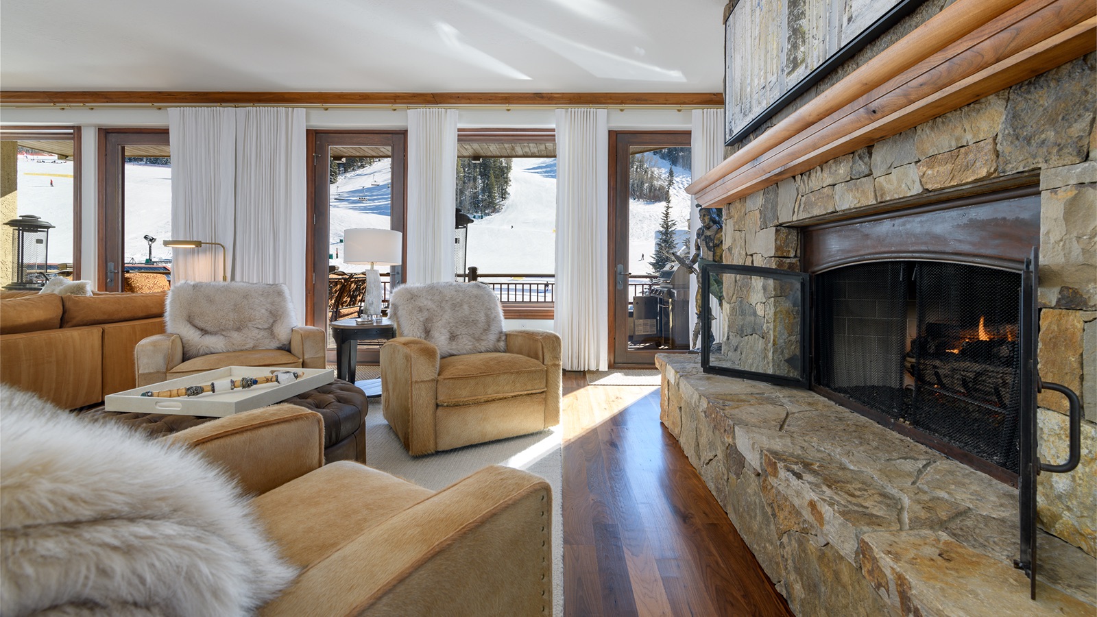 Luxury-Ski-Chalet-Beaver-Creek-Sunshine-Chalet-Oxford-Ski-Lounge4.jpg