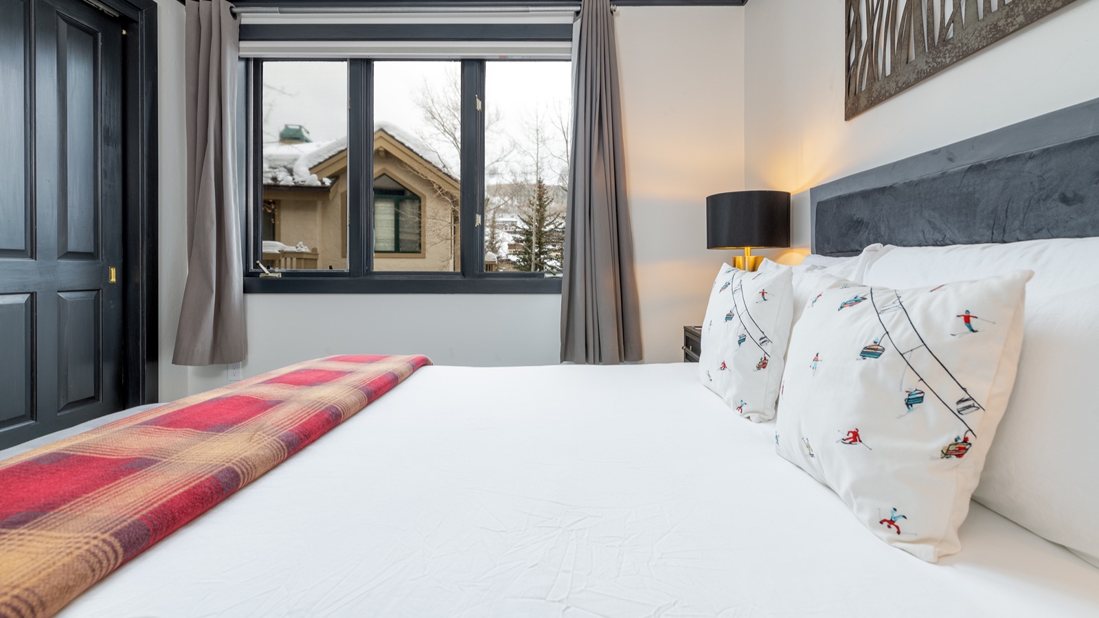 Luxury-Ski-Chalet-Beaver-Creek-Stone-Creek-Chalet-Oxford-Ski-Bedroom8.jpg