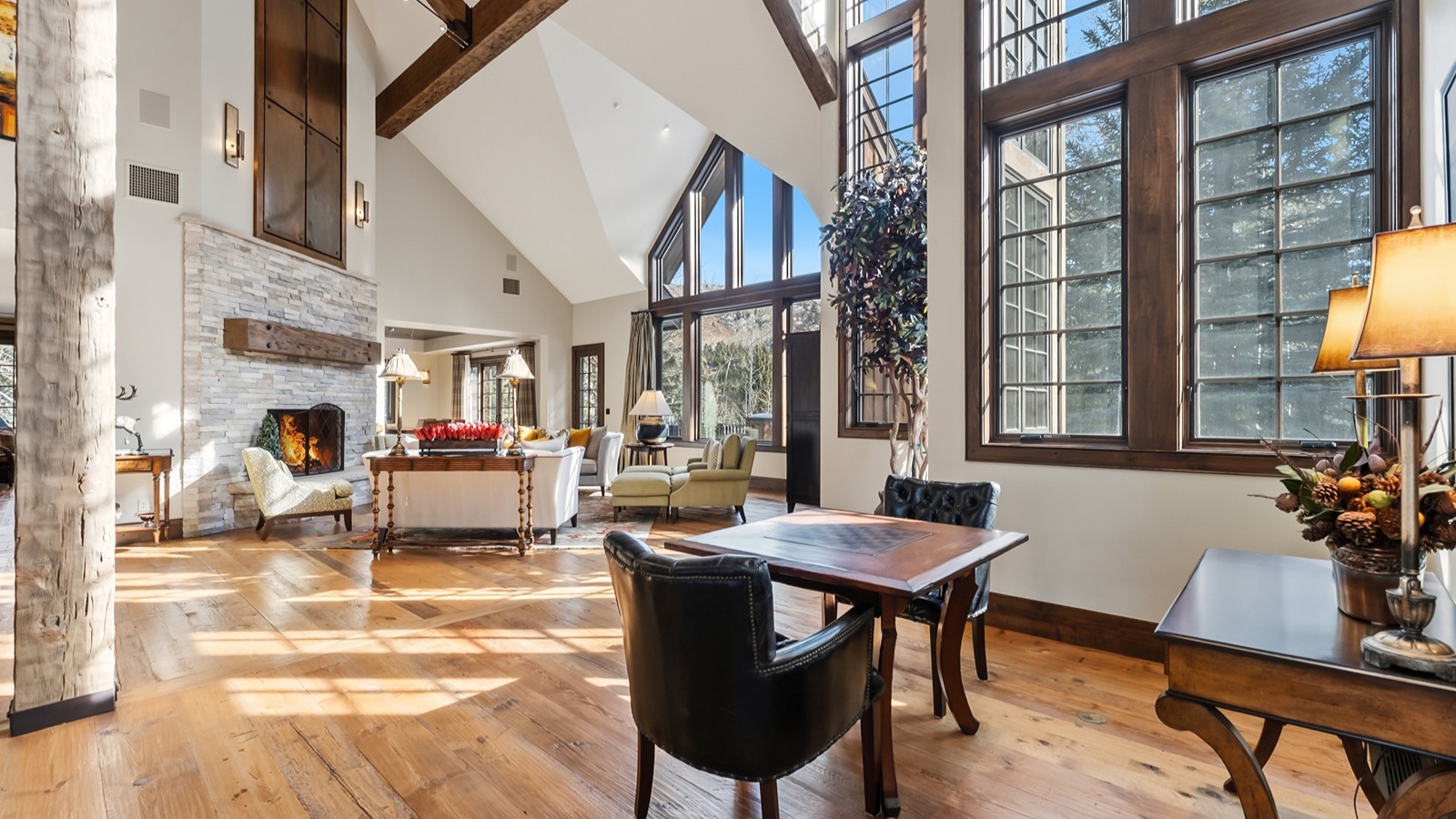 Luxury-Ski-Chalet-Beaver-Creek-Winter-Watch-Chalet-Oxford-Ski-Lounge.jpg