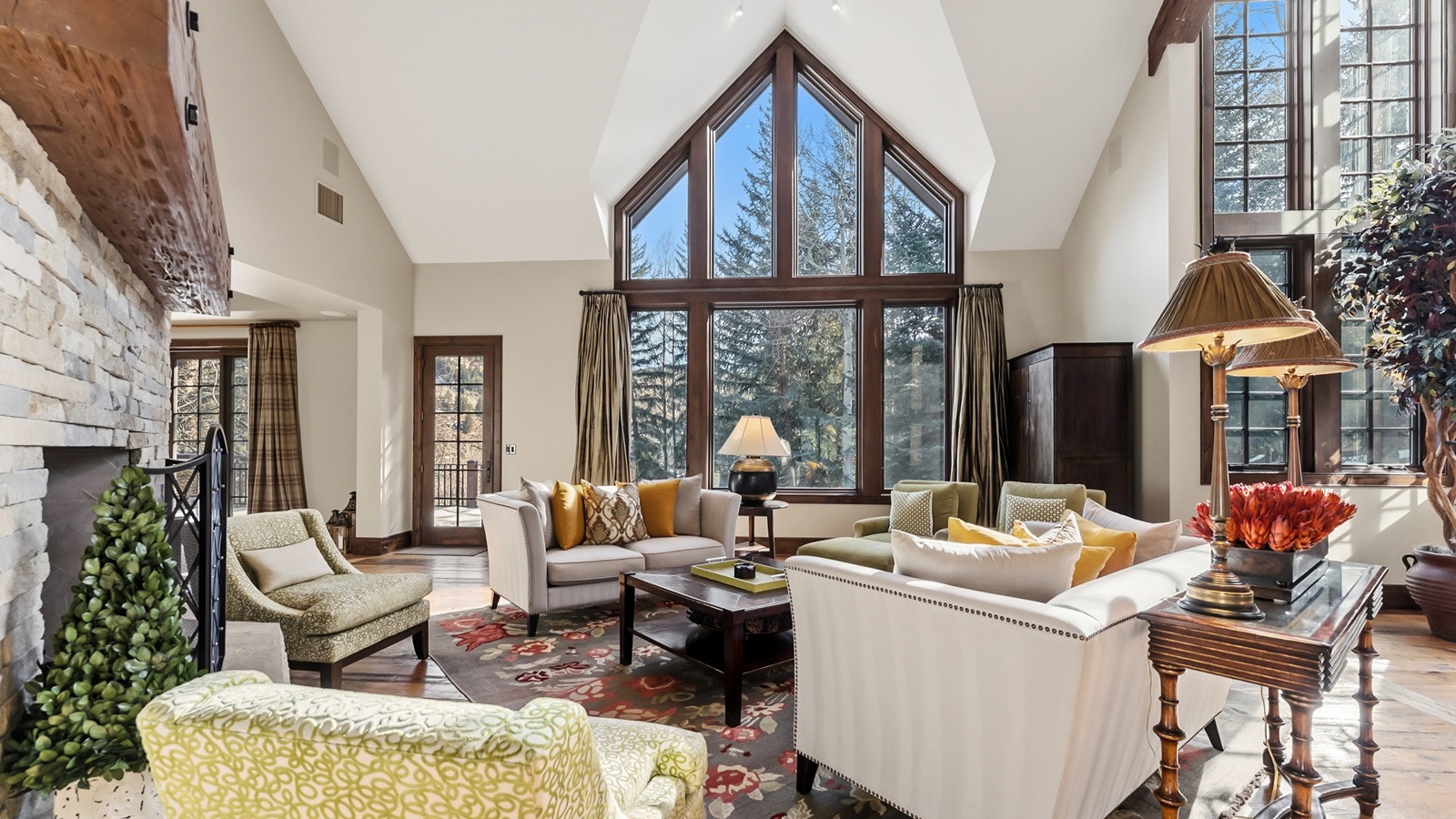 Luxury-Ski-Chalet-Beaver-Creek-Winter-Watch-Chalet-Oxford-Ski-Lounge3.jpg