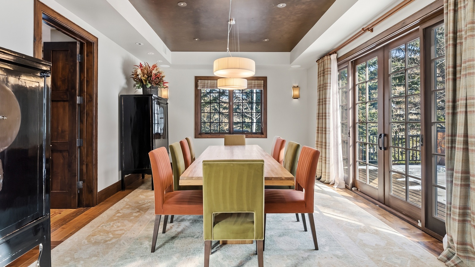Luxury-Ski-Chalet-Beaver-Creek-Winter-Watch-Chalet-Oxford-Ski-Dining.jpg