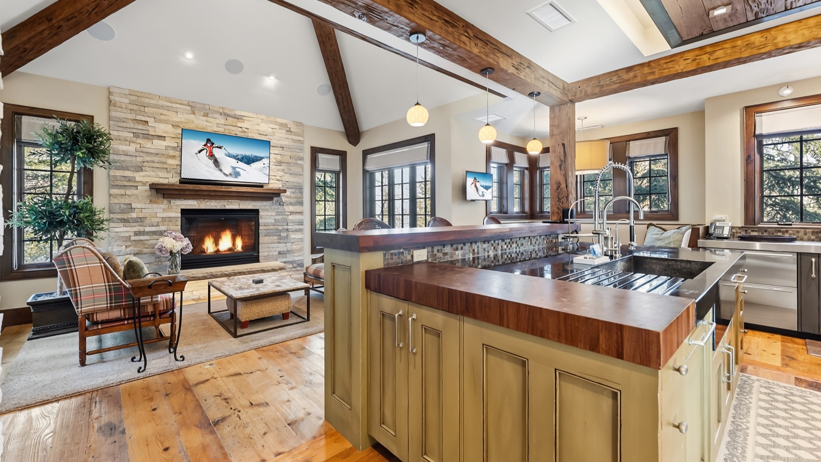 Luxury-Ski-Chalet-Beaver-Creek-Winter-Watch-Chalet-Oxford-Ski-Kitchen5.jpg
