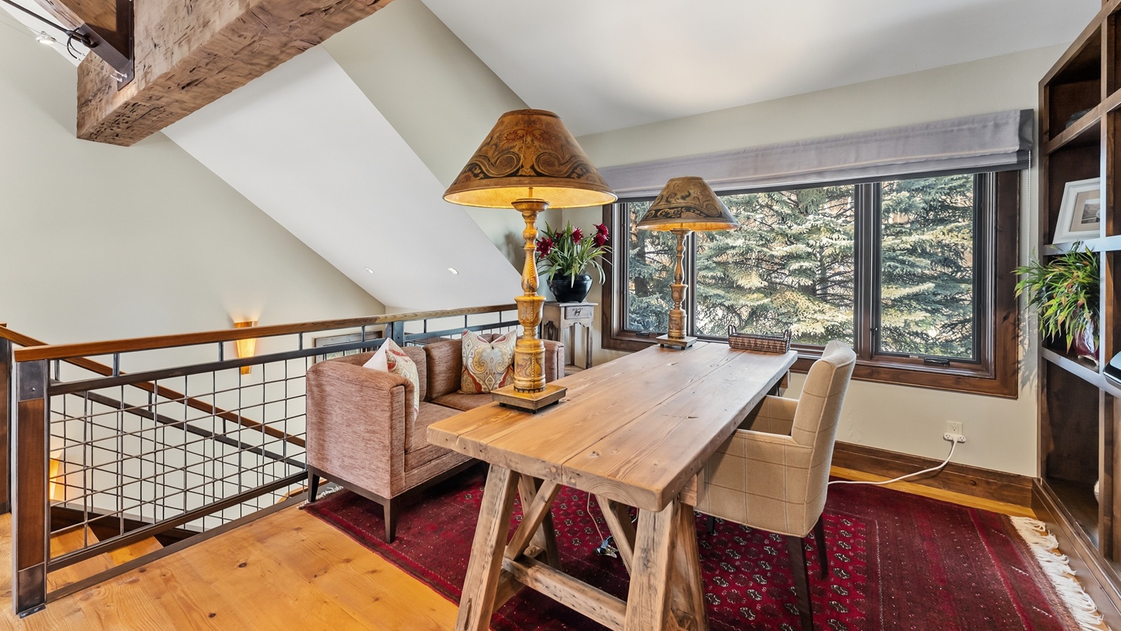 Luxury-Ski-Chalet-Beaver-Creek-Winter-Watch-Chalet-Oxford-Ski-Landing.jpg