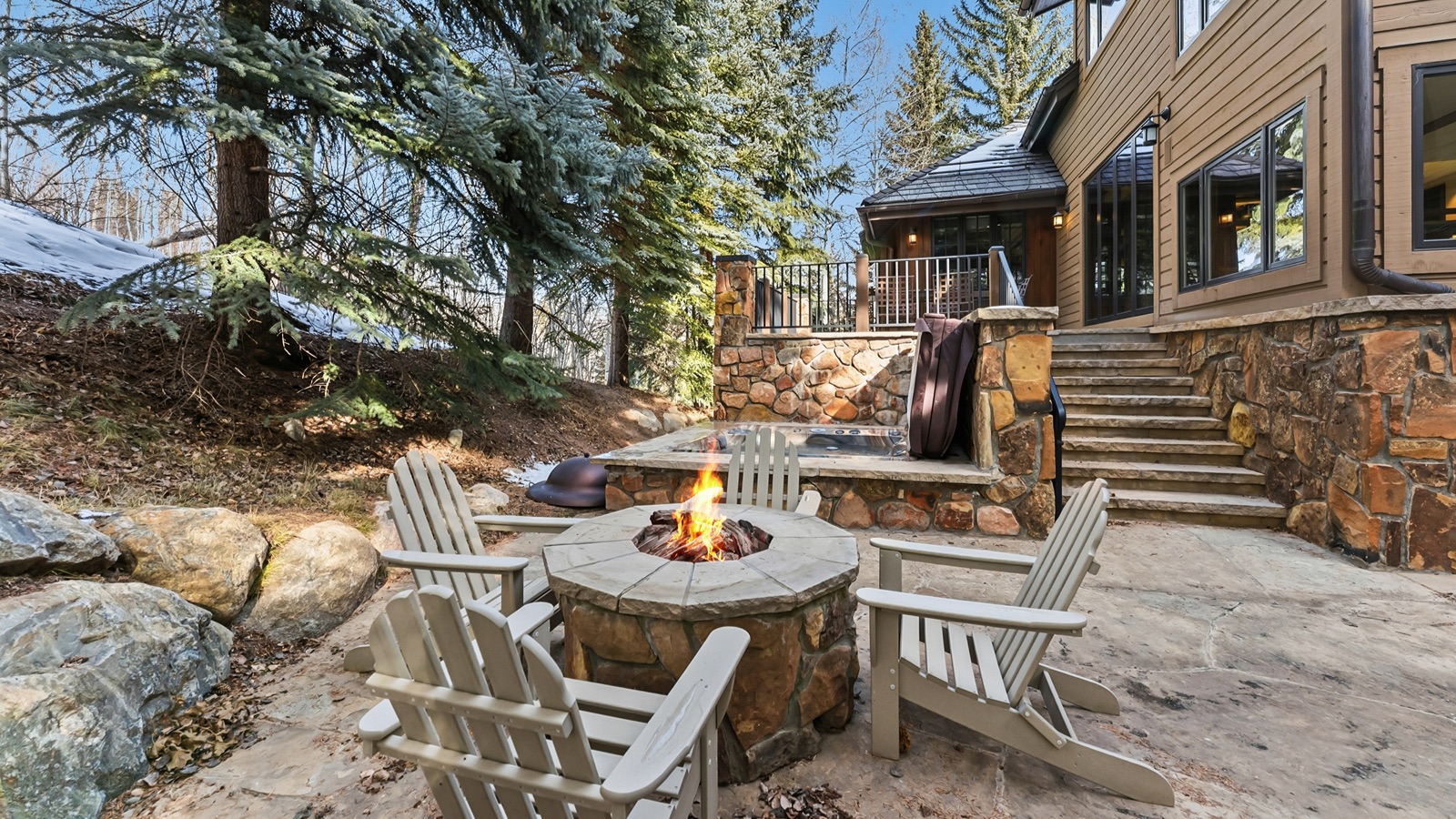 Luxury-Ski-Chalet-Beaver-Creek-Winter-Watch-Chalet-Oxford-Ski-Firepit.jpg